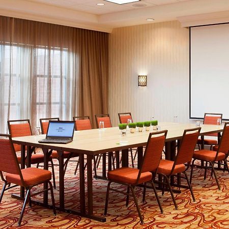คอร์ตยาร์ด พูโบล ดาวน์ทาวน์ Hotel พัวโบล ภายนอก รูปภาพ