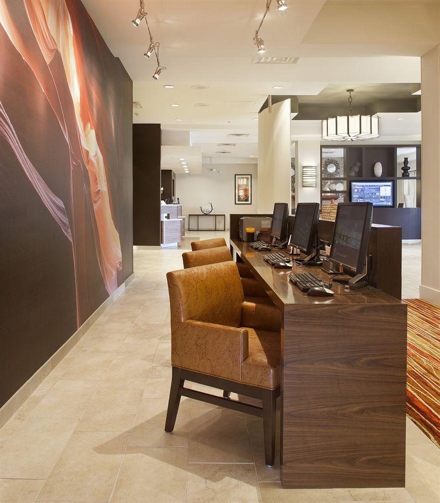 คอร์ตยาร์ด พูโบล ดาวน์ทาวน์ Hotel พัวโบล ภายนอก รูปภาพ