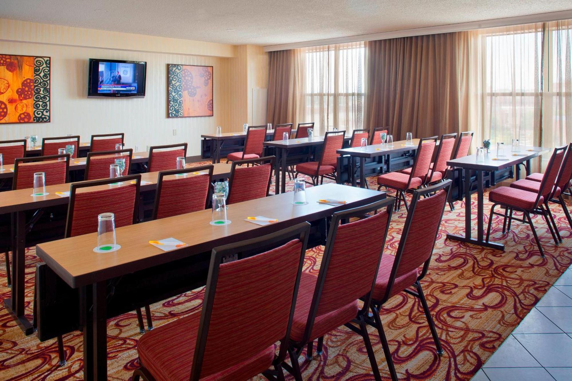 คอร์ตยาร์ด พูโบล ดาวน์ทาวน์ Hotel พัวโบล ภายนอก รูปภาพ
