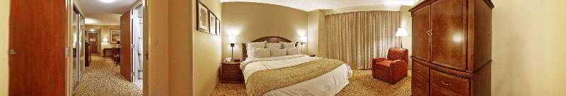 คอร์ตยาร์ด พูโบล ดาวน์ทาวน์ Hotel พัวโบล ภายนอก รูปภาพ