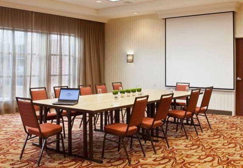 คอร์ตยาร์ด พูโบล ดาวน์ทาวน์ Hotel พัวโบล ภายนอก รูปภาพ