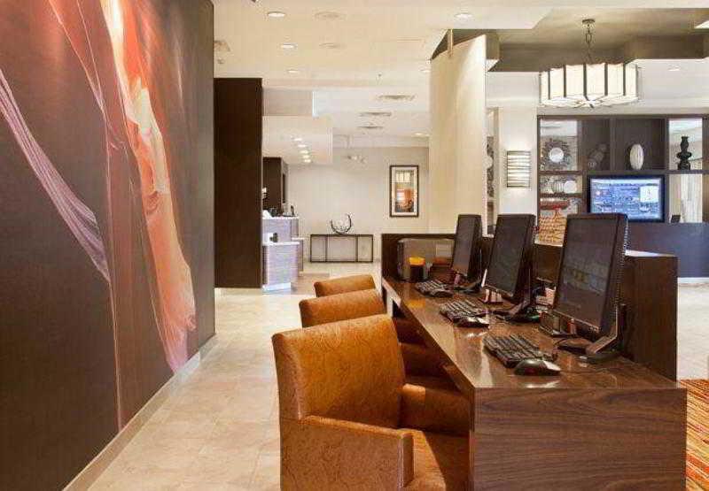คอร์ตยาร์ด พูโบล ดาวน์ทาวน์ Hotel พัวโบล ภายนอก รูปภาพ